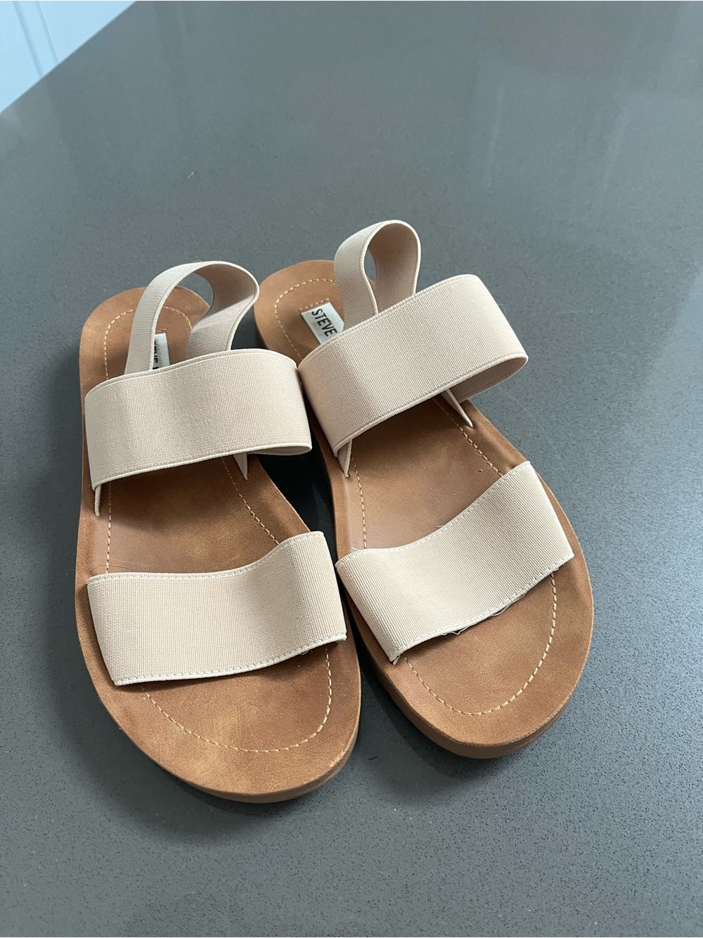 CUTE PINK STEVE MADDEN ROMA SANDAL SIZE 7